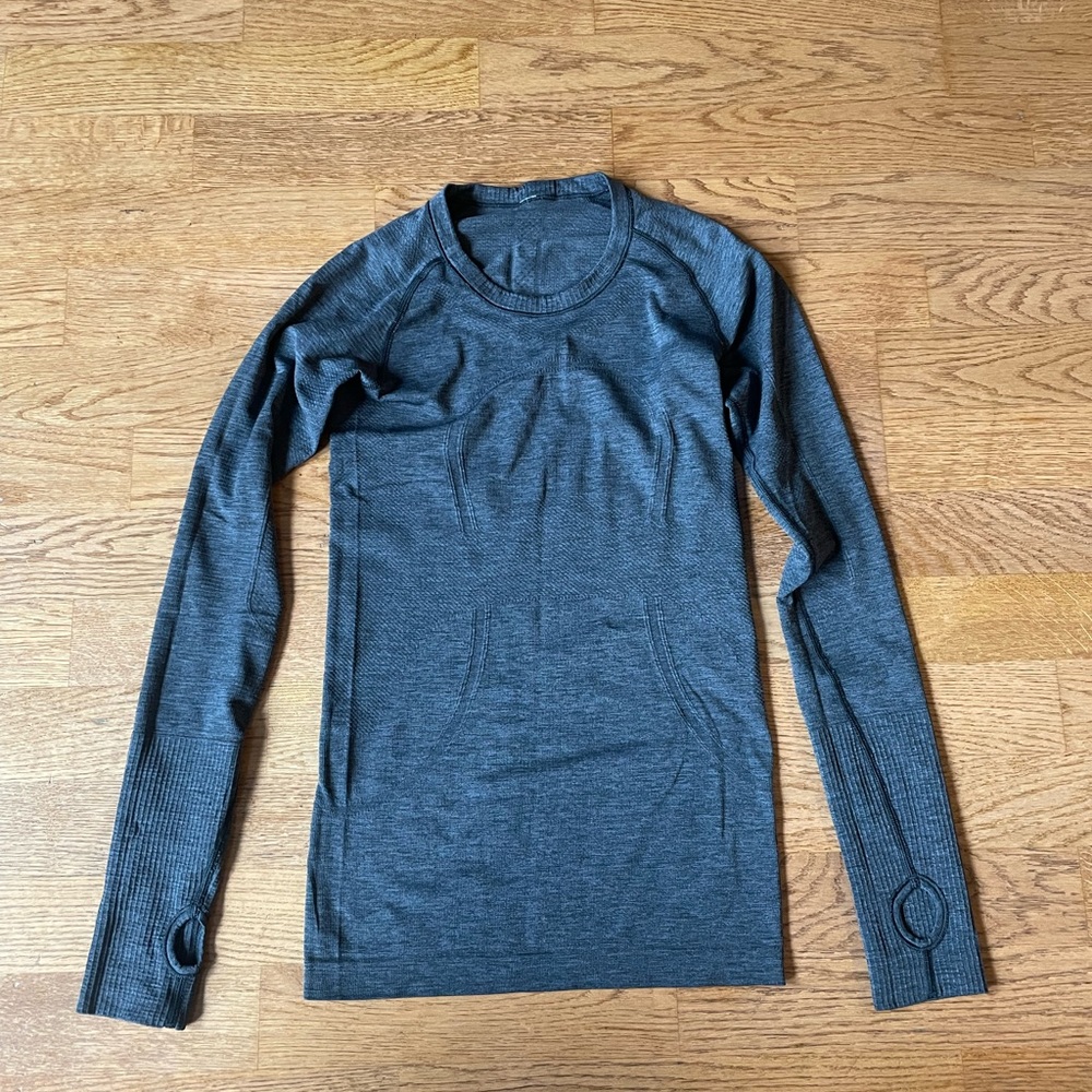 Lululemon long sleeve run swiftly charcoal gray 4